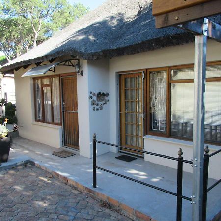 The Worm Hole Garden Cottage Stellenbosch Eksteriør billede